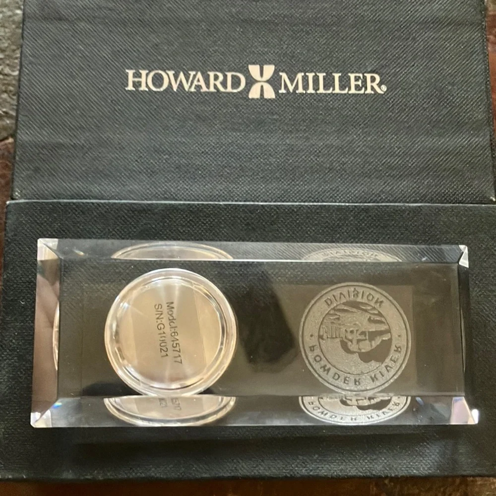 Howard Miller‎ Silver Desk Clock